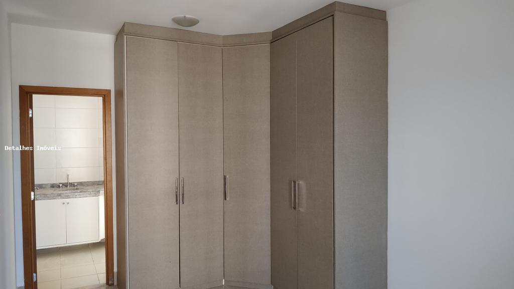 Apartamento para alugar com 4 quartos, 157m² - Foto 5